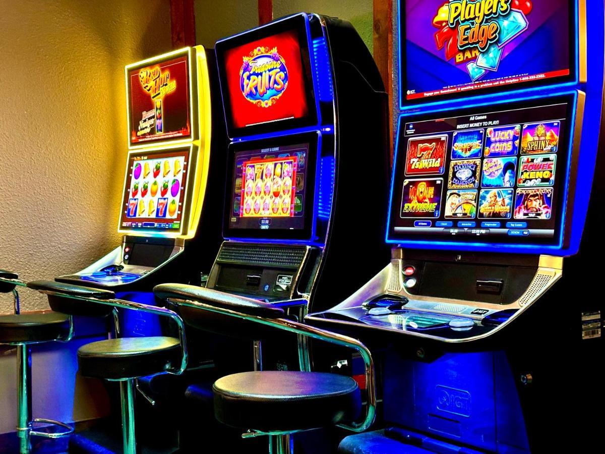 Lacombe Motor Inn Eksteriør billede