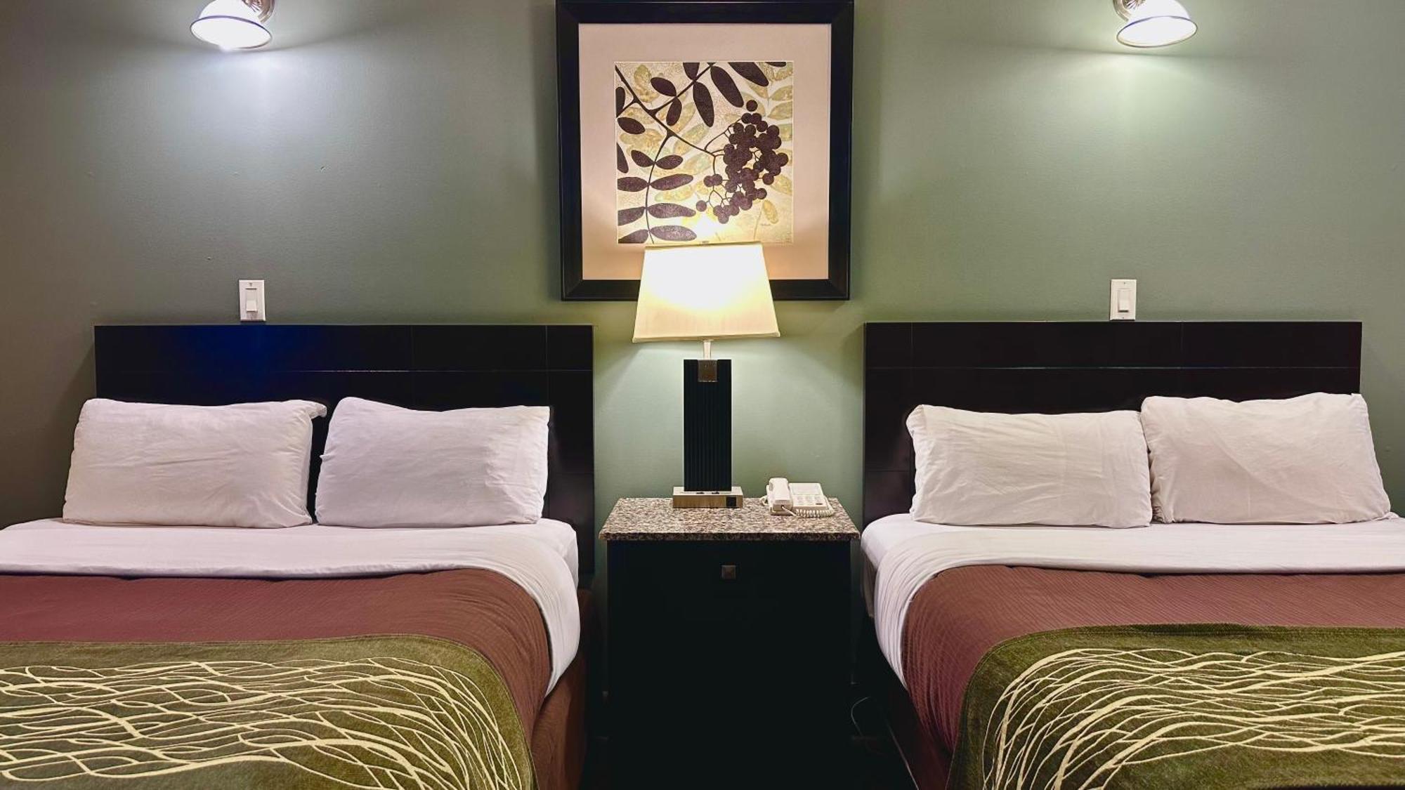 Lacombe Motor Inn Eksteriør billede